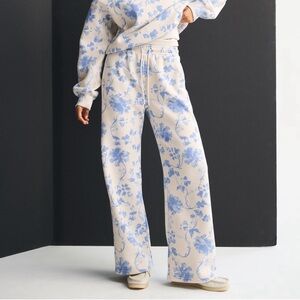 Abercrombie & Fitch Blue Floral High Rise Sunday Wide Leg Sweatpant